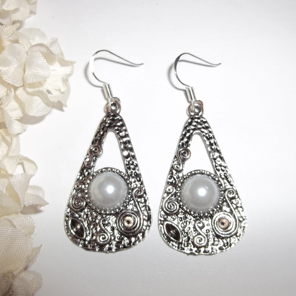 Dark Silver & White Pearl Statement Earrings Dangle Drop Costume Jewelry 1910 - Picture 8 of 8